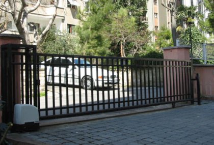 Yanakayar kapı motorlu